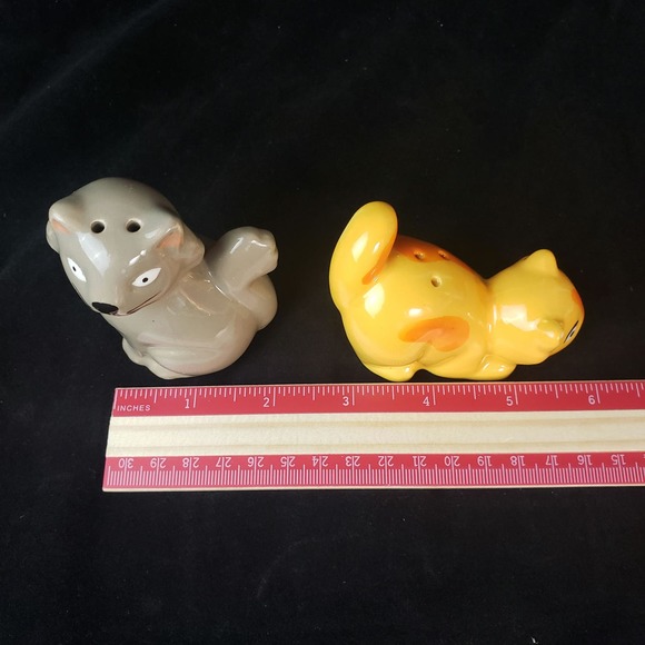 Figural Cat Salt and Pepper Shakers Gray Cat Yellow Striped Cat - Picture 10 of 10